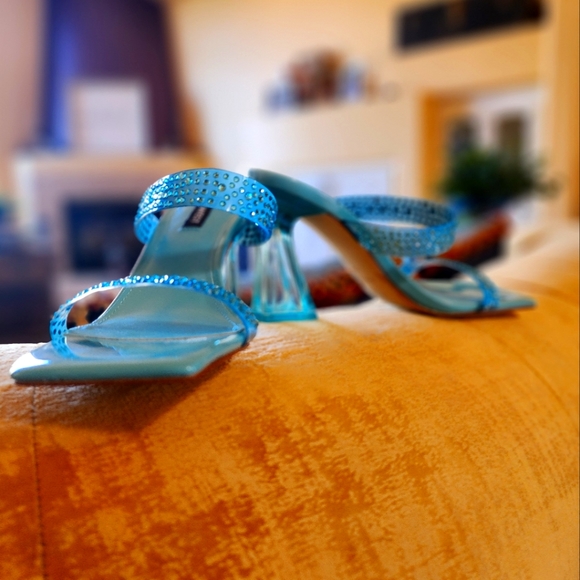 Nine West Darla heel, blue, sz 6 - Picture 1 of 8